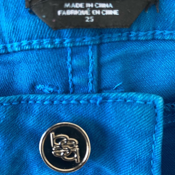 LADIES “BEBE” SIZE 25 HEARTBREAKER SKINNY DISTRESSED JEANS~LIKE NEW! - Picture 8 of 12